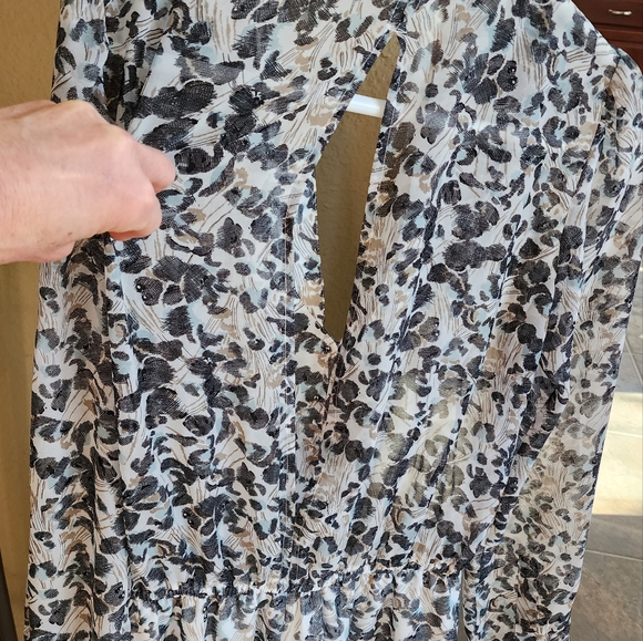 EUC- BCBGeneration - romper . Size S. Black, cream, taupe and light blue pattern - Picture 4 of 8